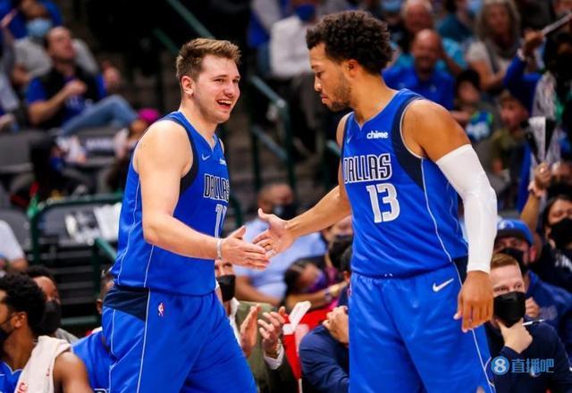 球员传递下 球员传递下